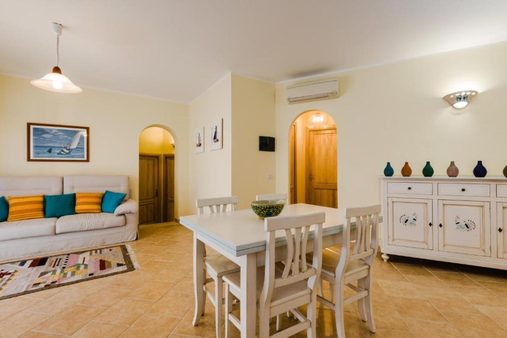Le Perle Di Golfo Aranci Villa Exteriör bild