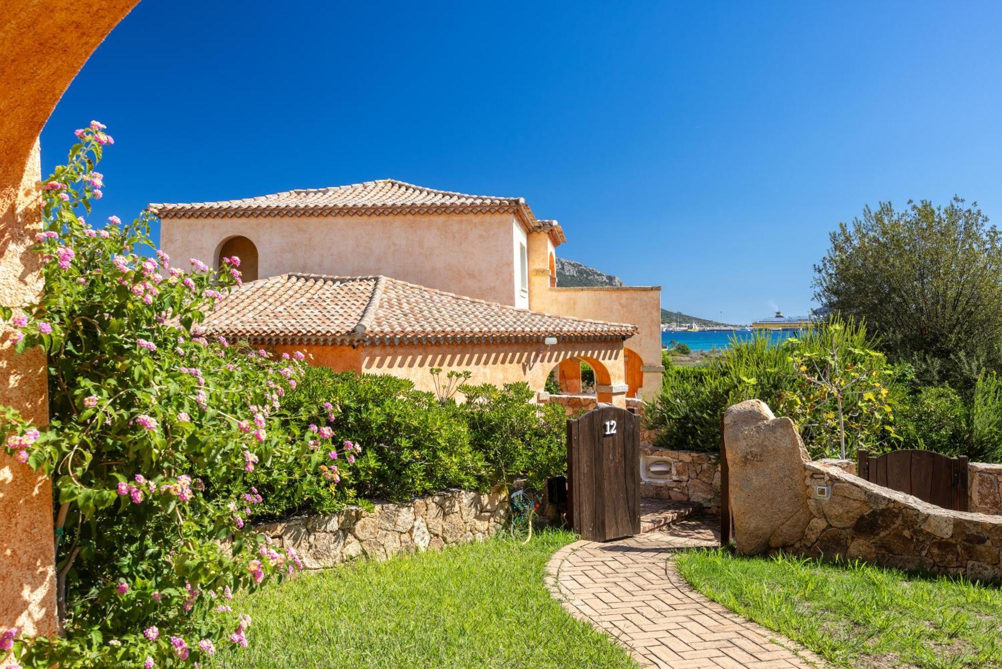 Le Perle Di Golfo Aranci Villa Exteriör bild